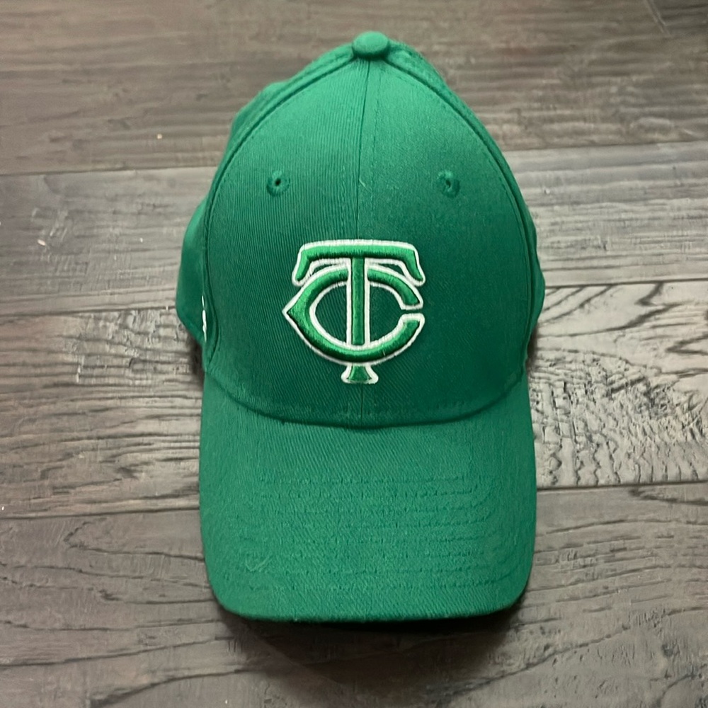 New Era 39Thirty MLB Minnesota Twins Small-Medium St. Patty’s Fitted Hat Green